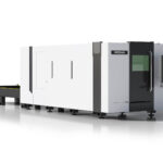 Zamknięta wycinarka fiber Aktona HSD z wymiennymi stołami. Nowoczesna maszyna przemysłowa.