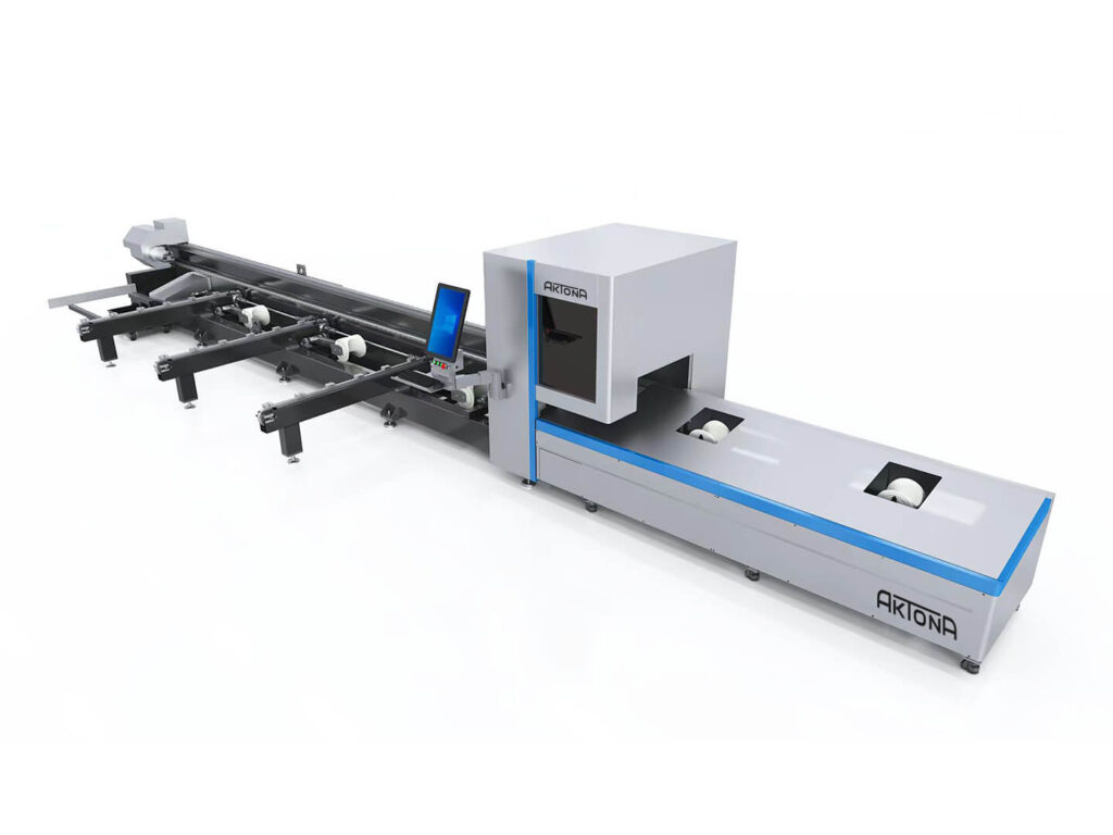 Maszyna Aktoma do obróbki materiałów. Zaawansowane urządzenie przemysłowe.