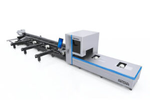 Maszyna Aktoma do obróbki materiałów. Zaawansowane urządzenie przemysłowe.